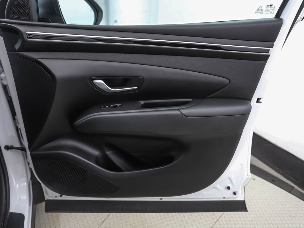 Used 2023 White Pearl Hyundai SEL image 27