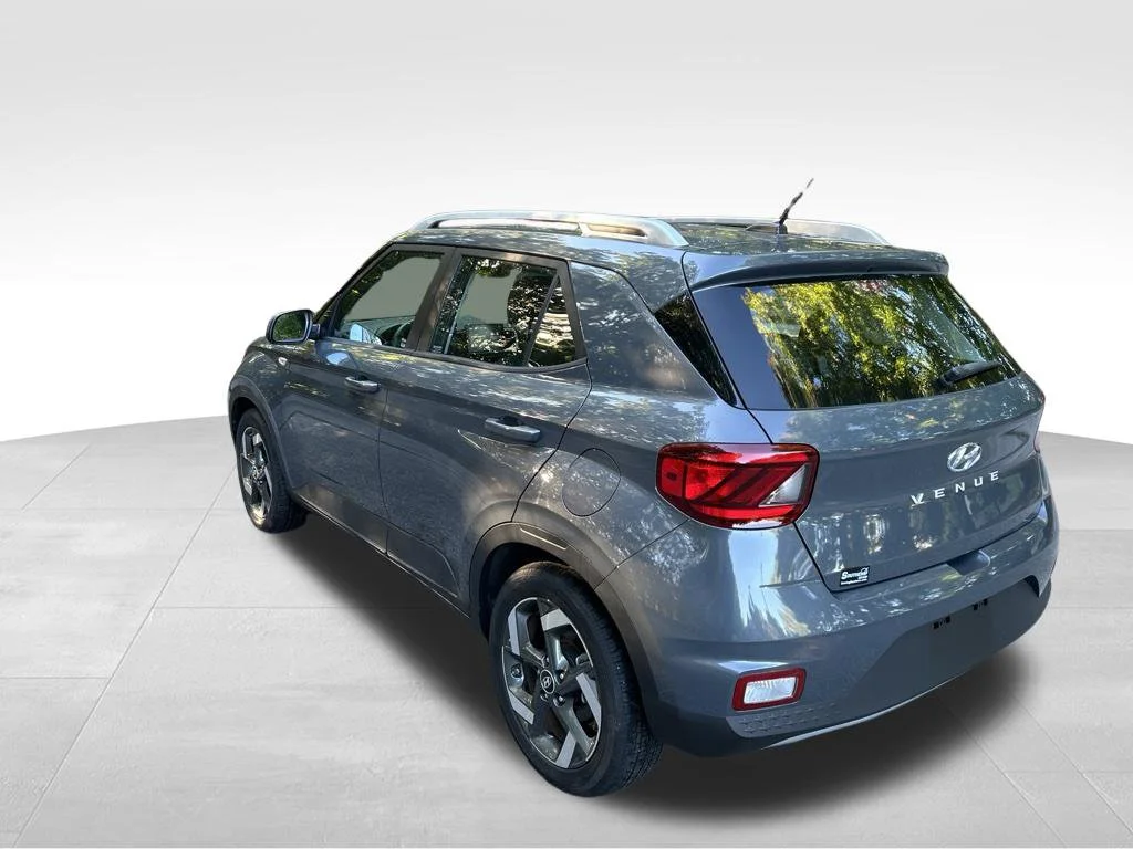 Used 2024 Gray Hyundai SEL image 3