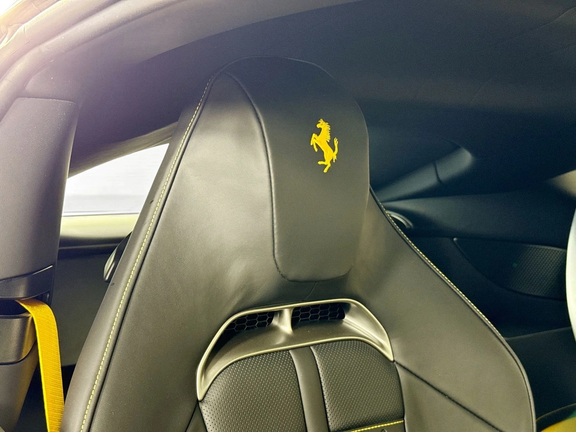 Certified Used 2025 Giallo Triplo Strato Ferrari Base image 24