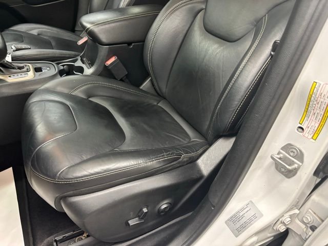 Used 2016 White Jeep Limited image 15