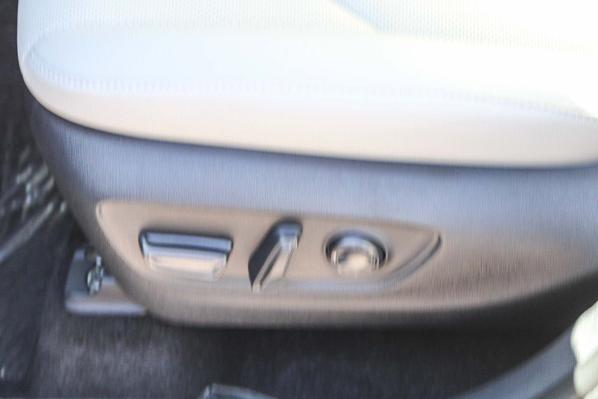 New 2026 Wind Chill Pearl <sup>1</sup> Toyota  Limited image 24