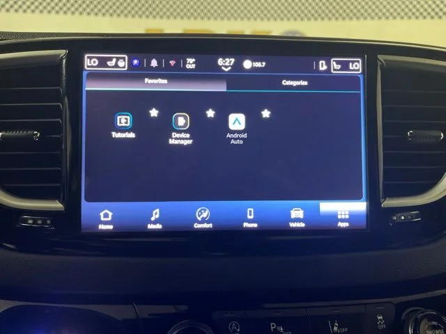 Used 2025 Diamond Black Chrysler Select image 45