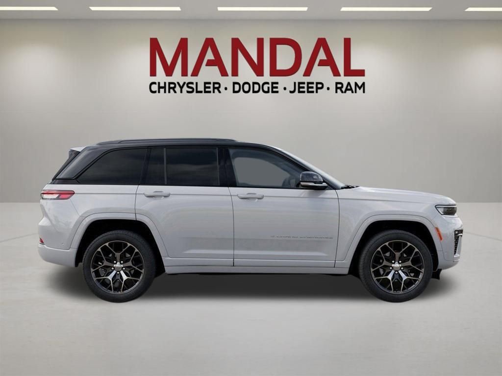 New 2026 Bright White Clear-Coat Exterior Paint Jeep Summit image 21