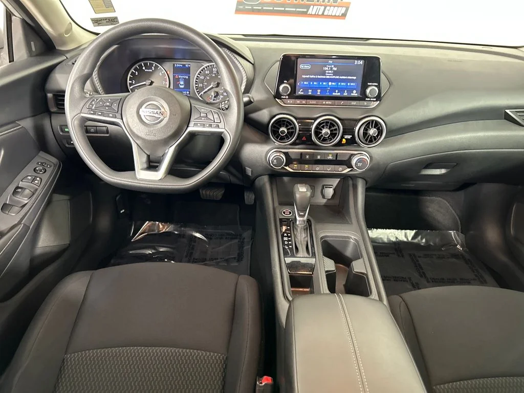 Used 2023 Silver Nissan S image 17