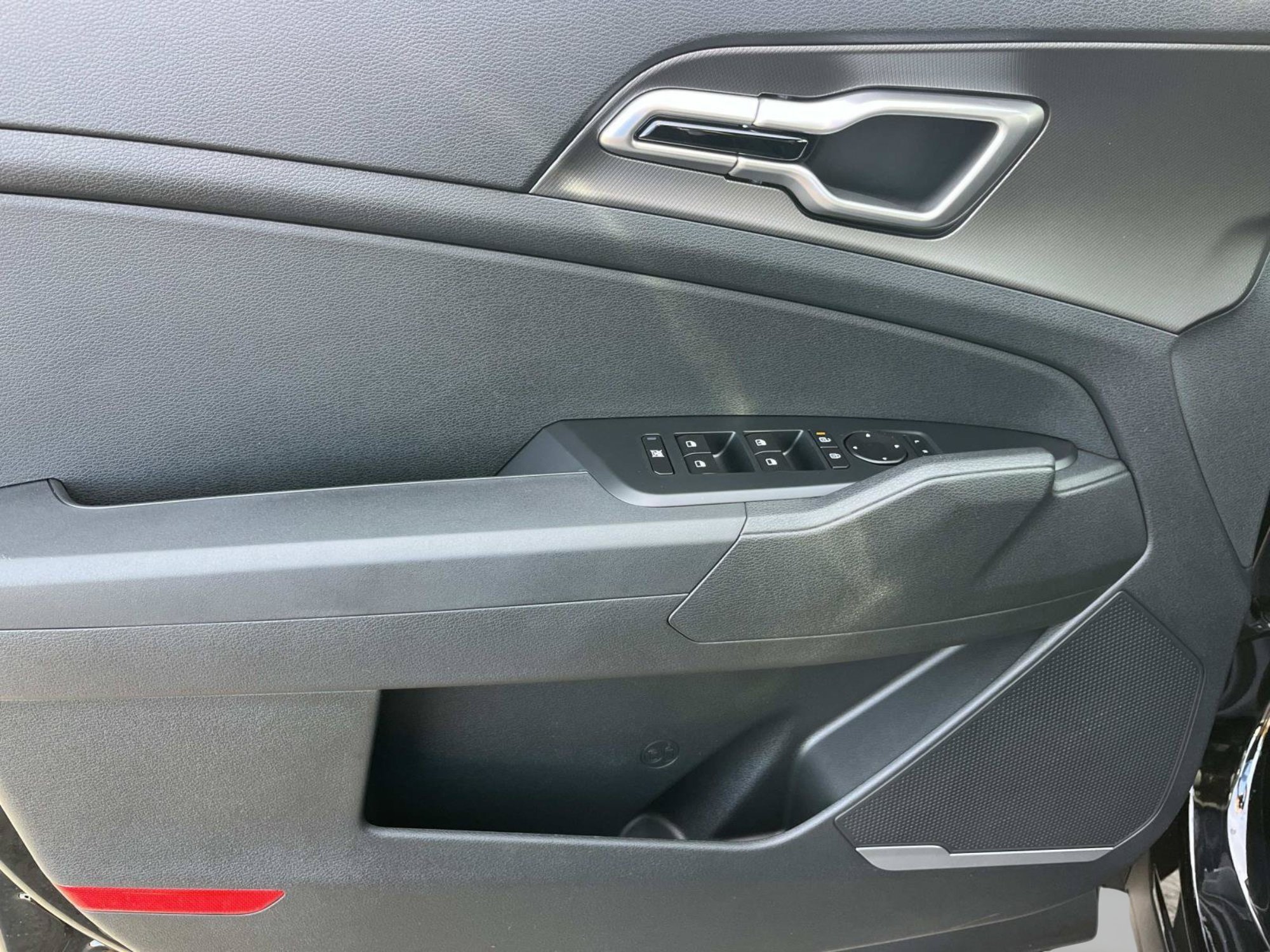 New 2027 Ebony Black Kia LX image 18