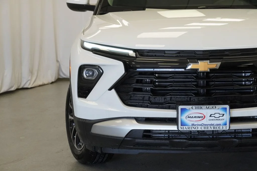 New 2026 Summit White Chevrolet LT image 32