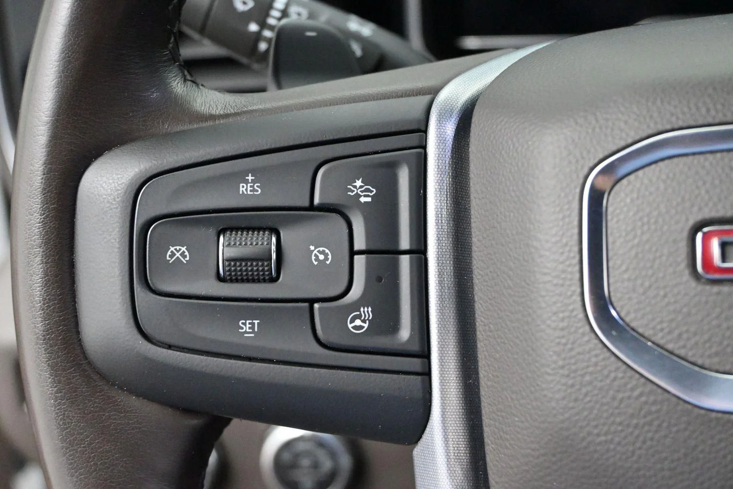 Used 2023 Summit White GMC SLT image 19