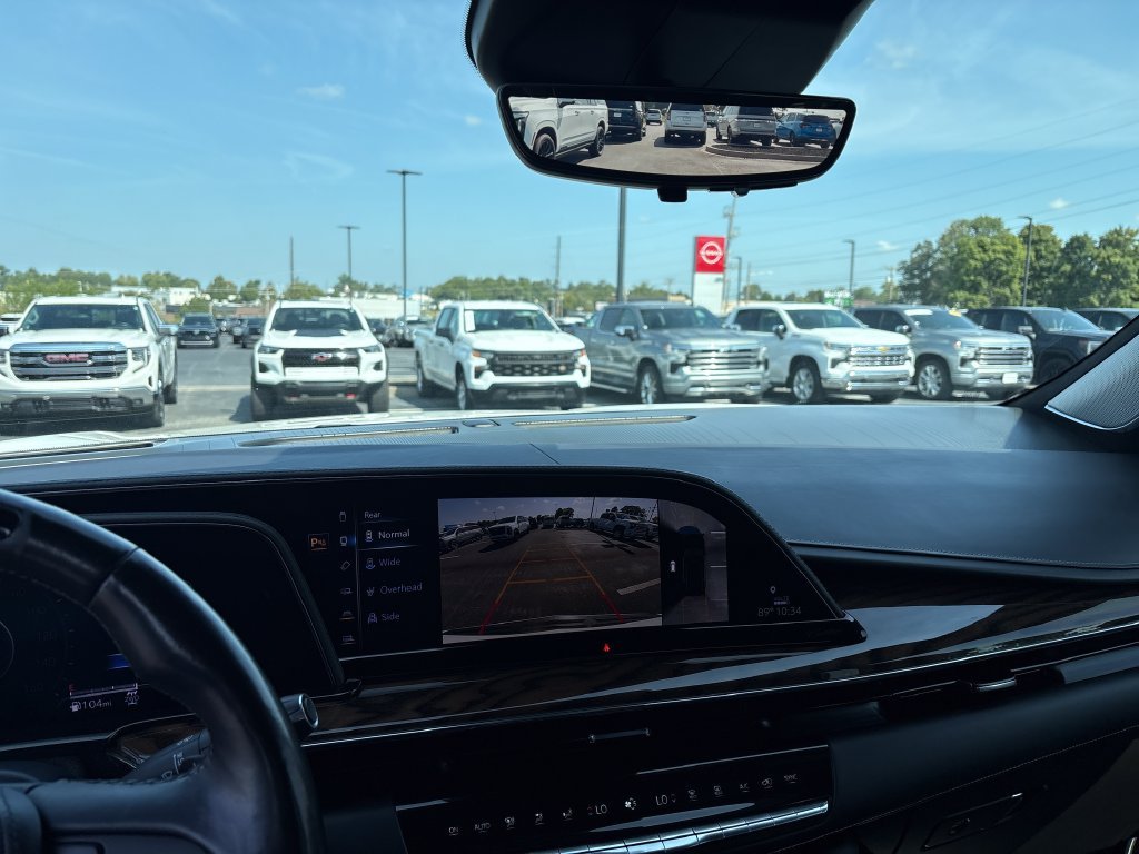 Used 2022 White Cadillac Sport Platinum image 25