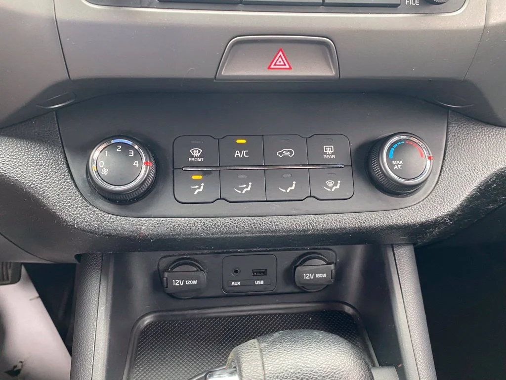 Used 2015 Silver Kia LX image 18
