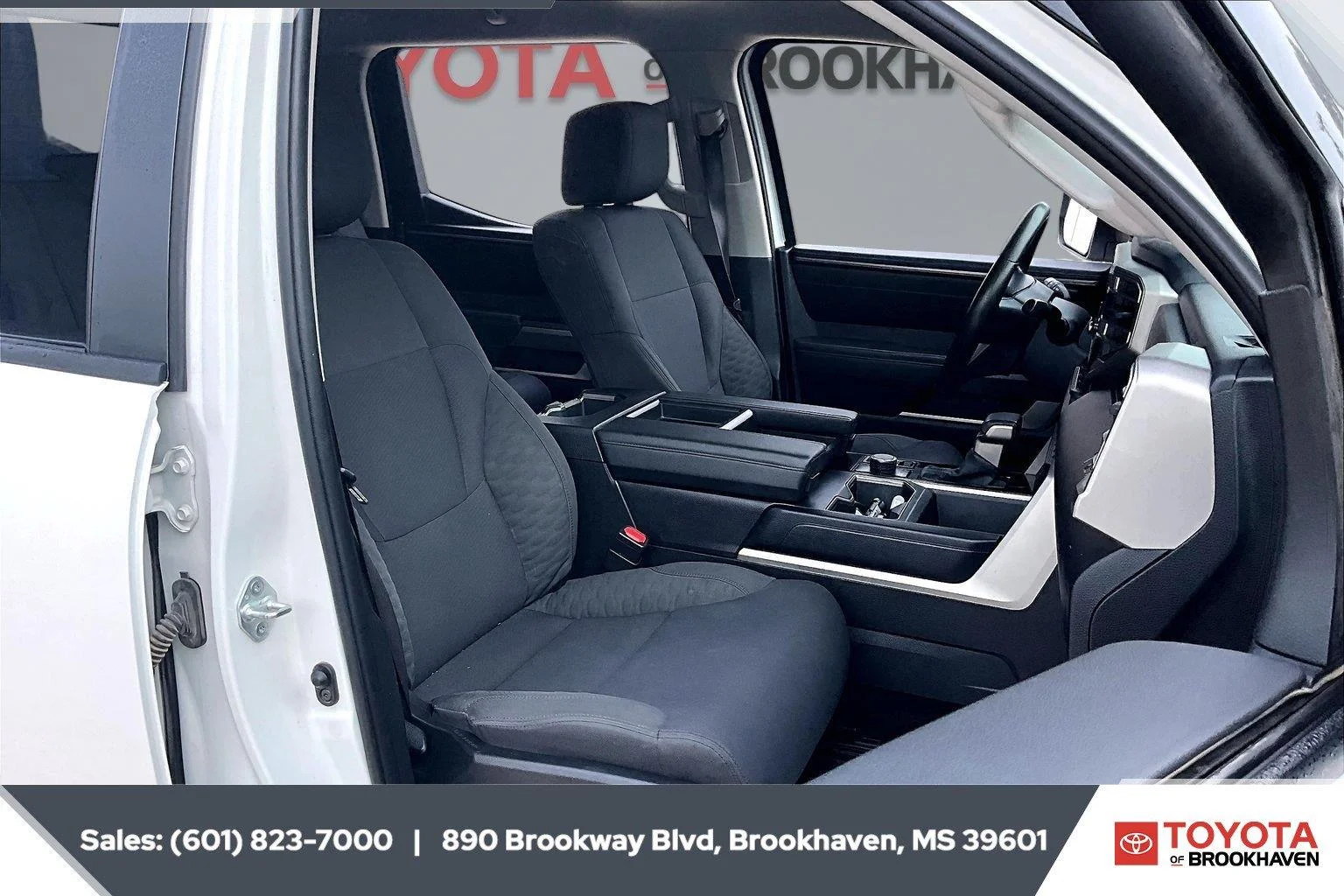 Used 2023 Ice Cap Toyota SR5 image 6