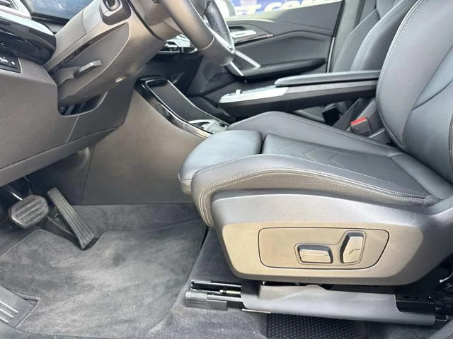 Used 2025 Silver BMW xDrive28i image 30