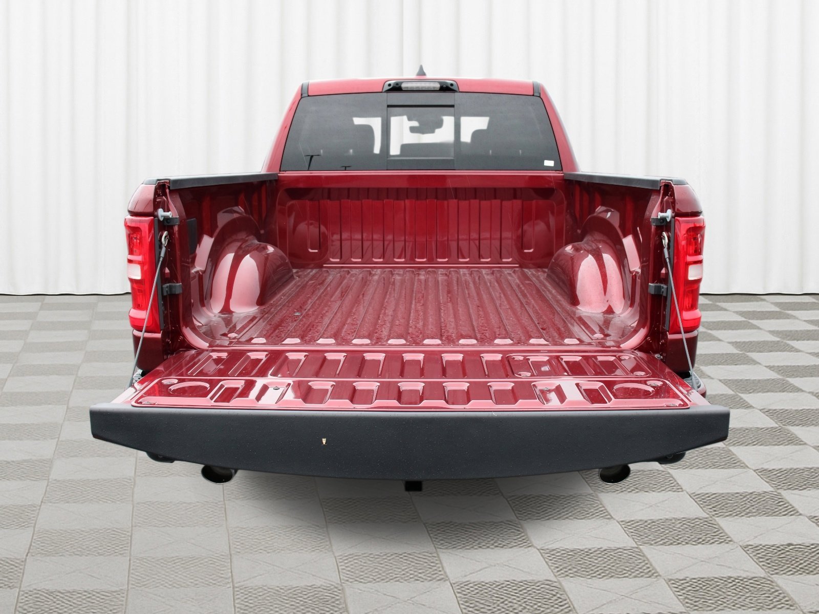 New 2026 Delmonico Red Pearl-Coat Exterior Paint RAM Laramie image 32
