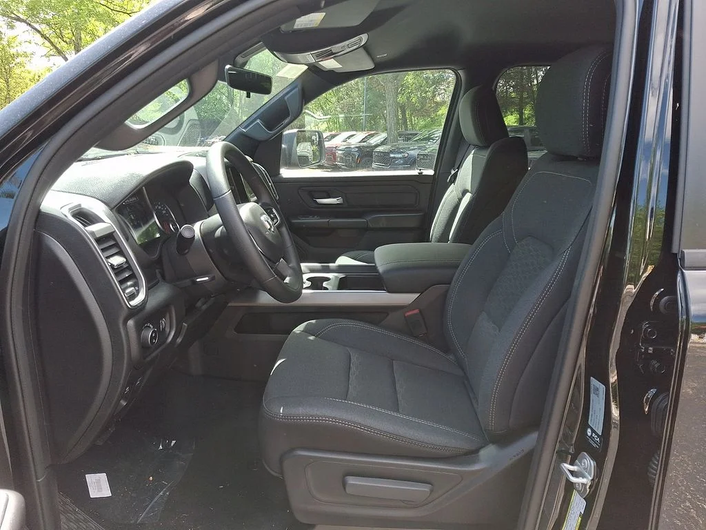 New 2026 Diamond Black Crystal Pearl-Coat Exterior Paint RAM Express image 8