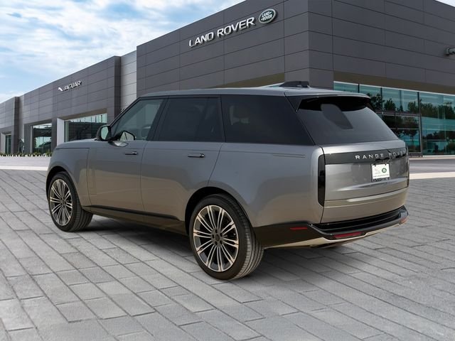 New 2026 Eiger Grey Land Rover SE image 3