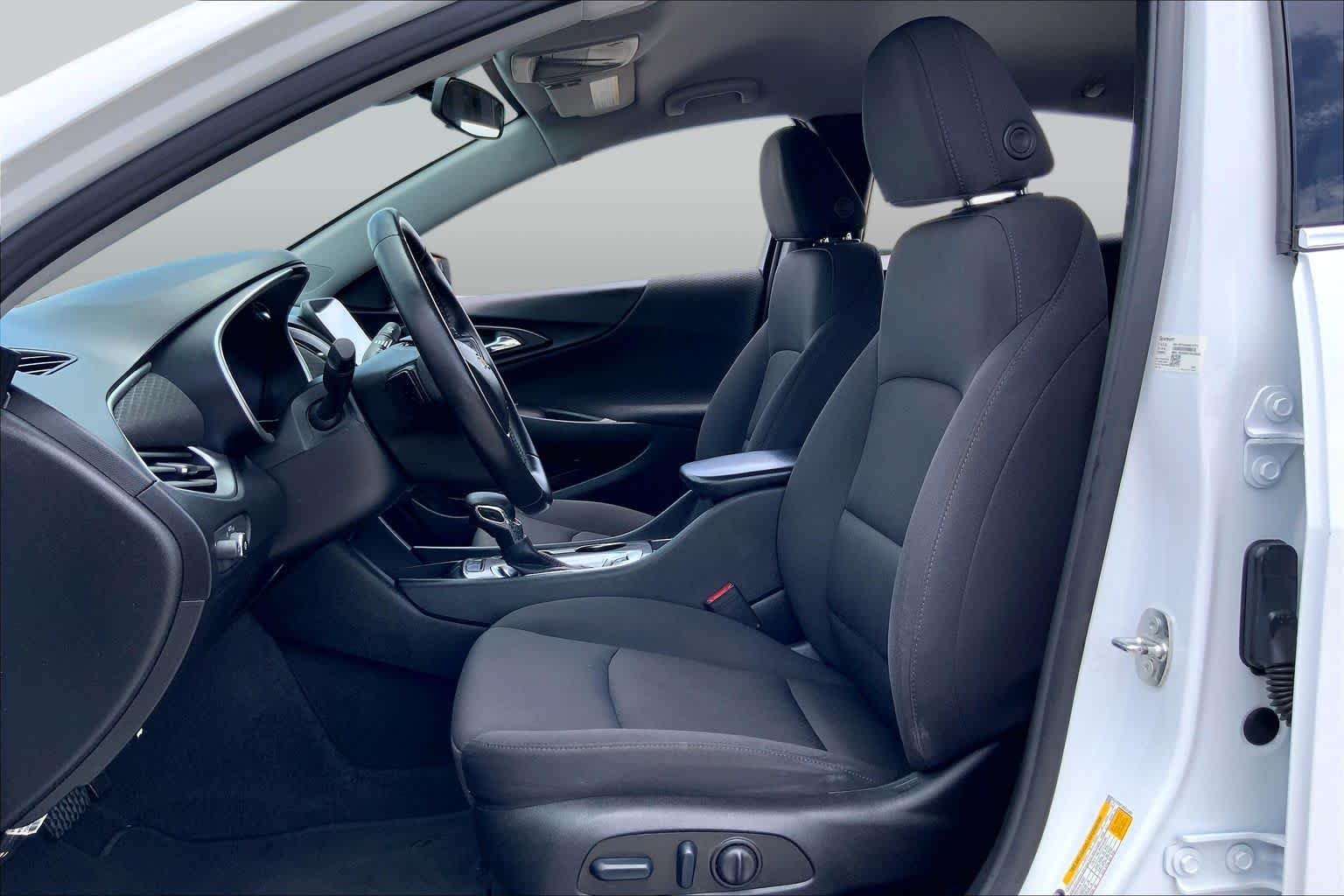 Used 2022 Summit White Chevrolet RS image 8