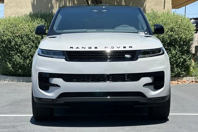 New 2026 Borasco Grey Land Rover SE image 8