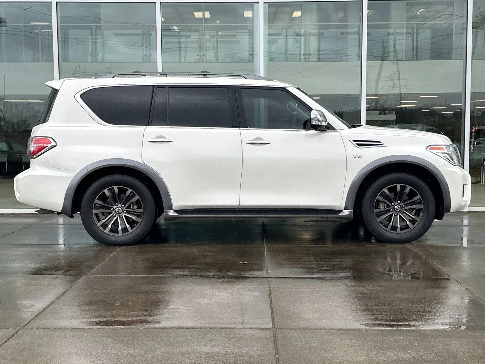 Used 2017 Pearl White Nissan Platinum image 2