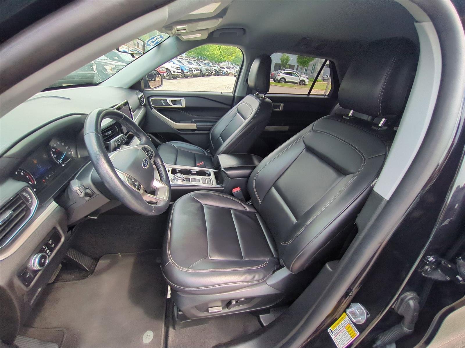 Used 2023 Agate Black Metallic Ford XLT image 18