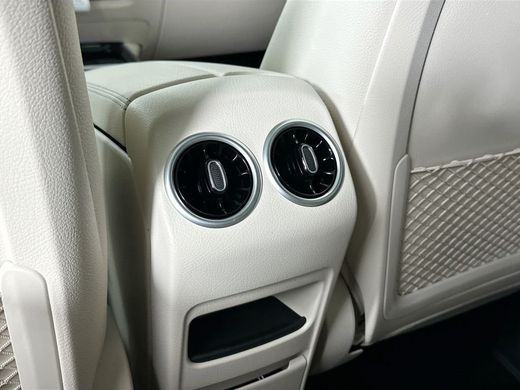 New 2026 Mountain Grey Metallic Mercedes-Benz GLA 250 image 25