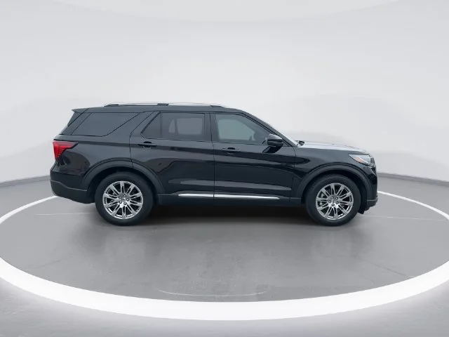 Used 2025 Black Ford Platinum image 8