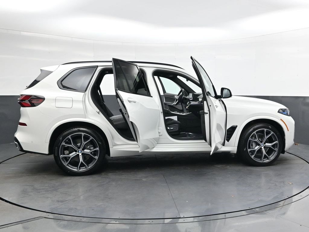 Used 2026 Alpine White BMW xDrive40i image 32