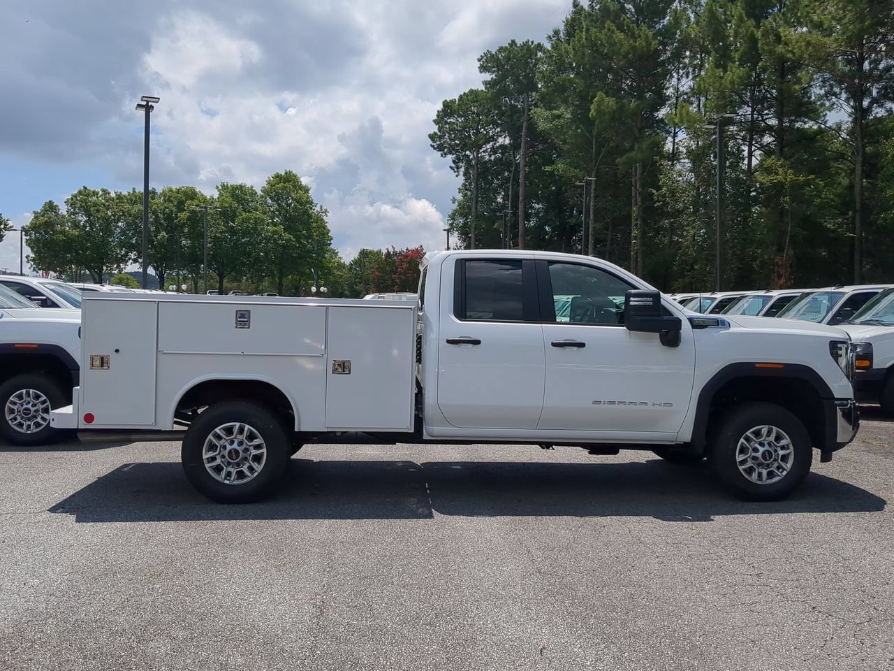 New 2026 Summit White GMC Pro image 9