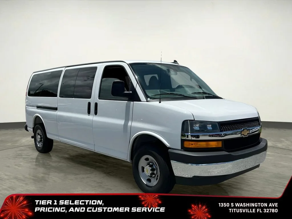 Used 2025 Summit White Chevrolet 1LT image 13
