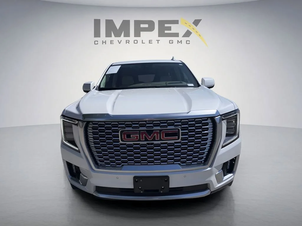 Used 2023 White Frost Tricoat GMC Denali image 8