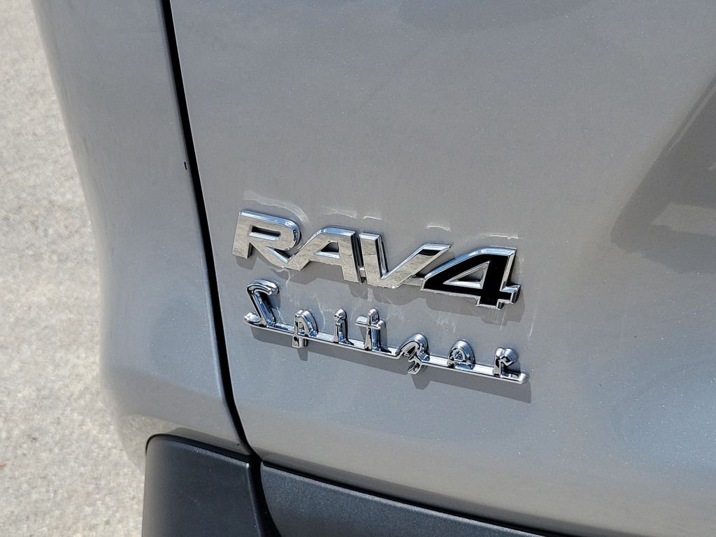 Used 2024 Silver Toyota XLE image 5