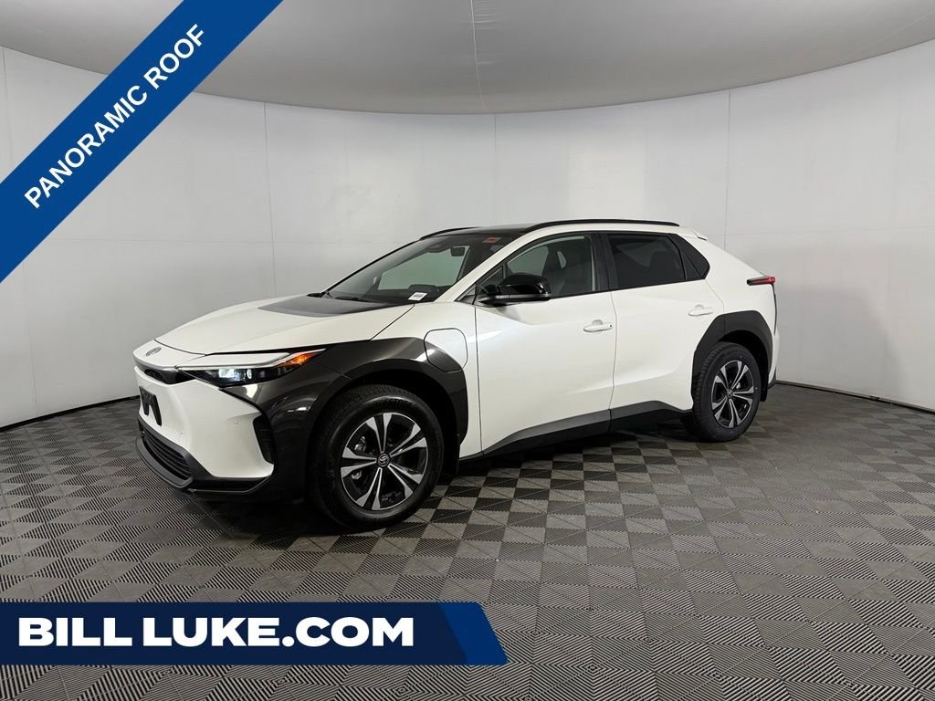 Used 2025 Beige Toyota XLE image 1