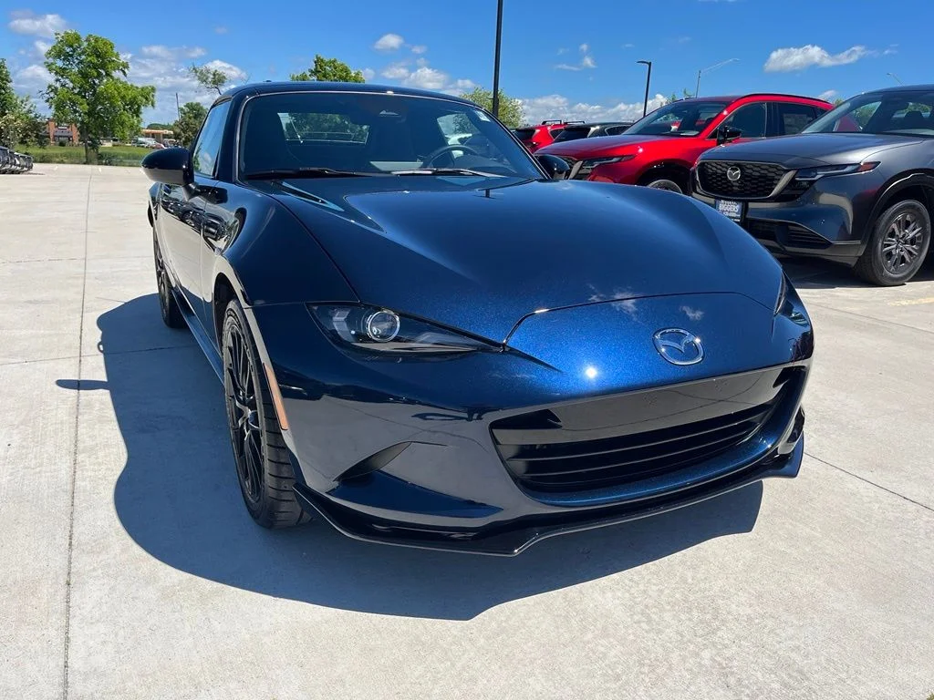 Used 2025 Blue Mazda Club image 2