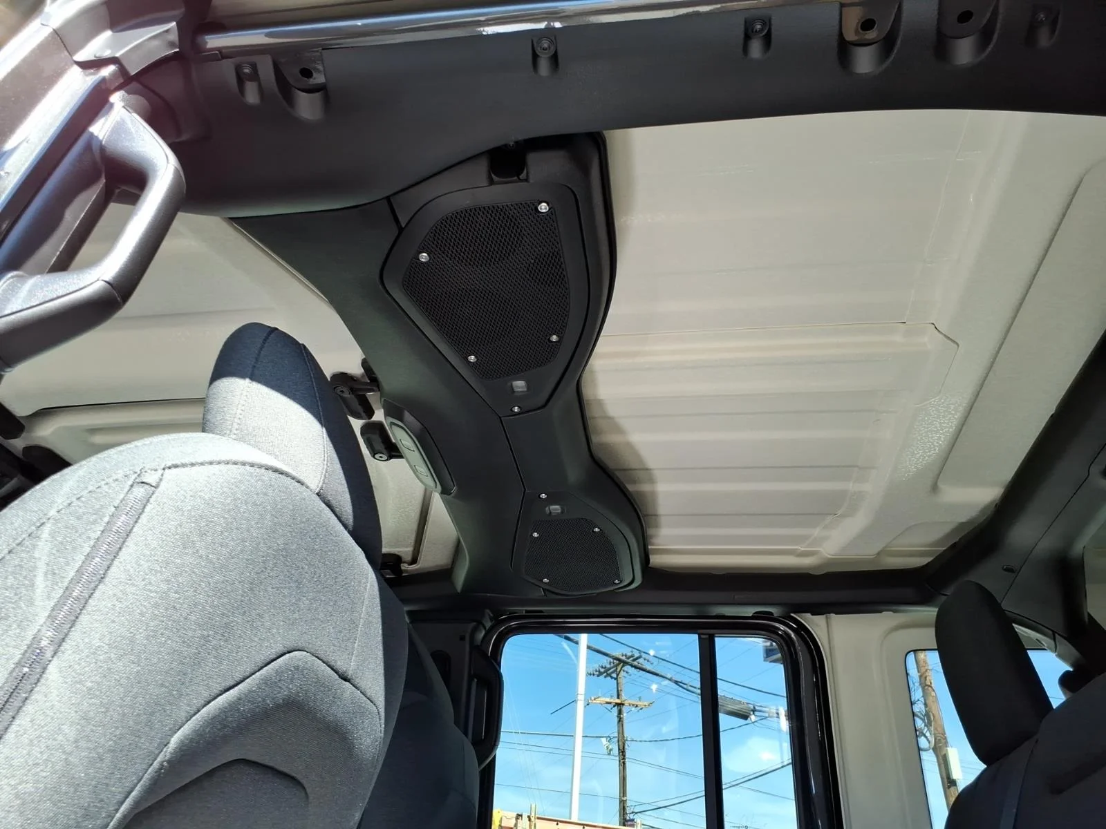 New 2026 Granite Crystal Metallic Clear-Coat Exterior Paint Jeep 85th Anniversary Edition image 6