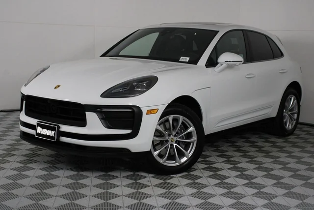 2026 Porsche Macan 