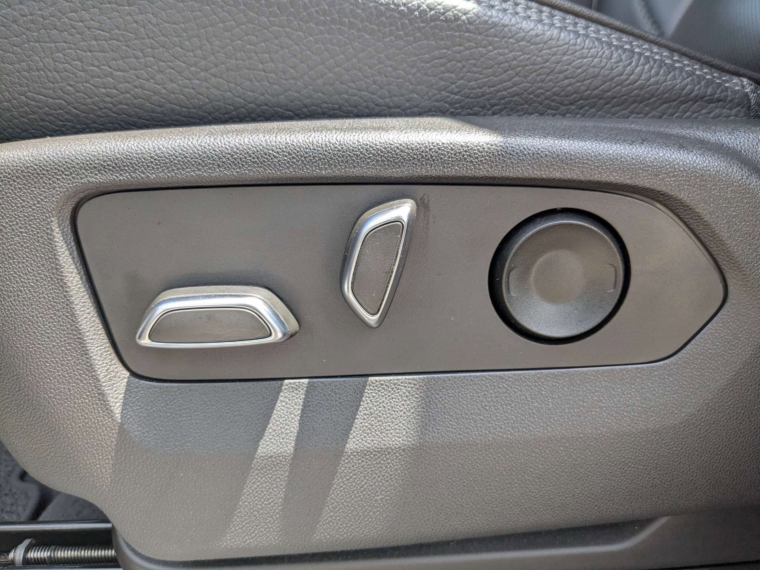 Used 2023 Onyx Black GMC Denali image 20