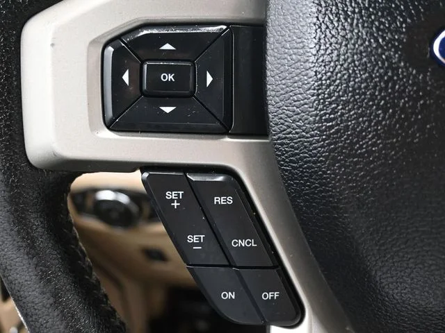 Used 2015 White Ford Lariat image 22