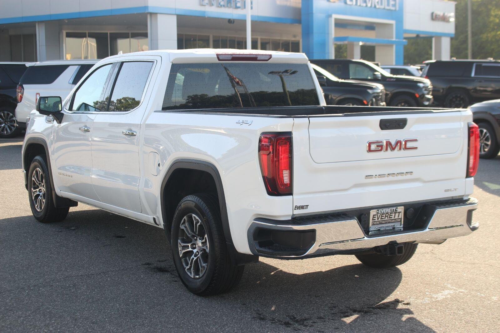 Used 2025 Summit White GMC SLT image 5