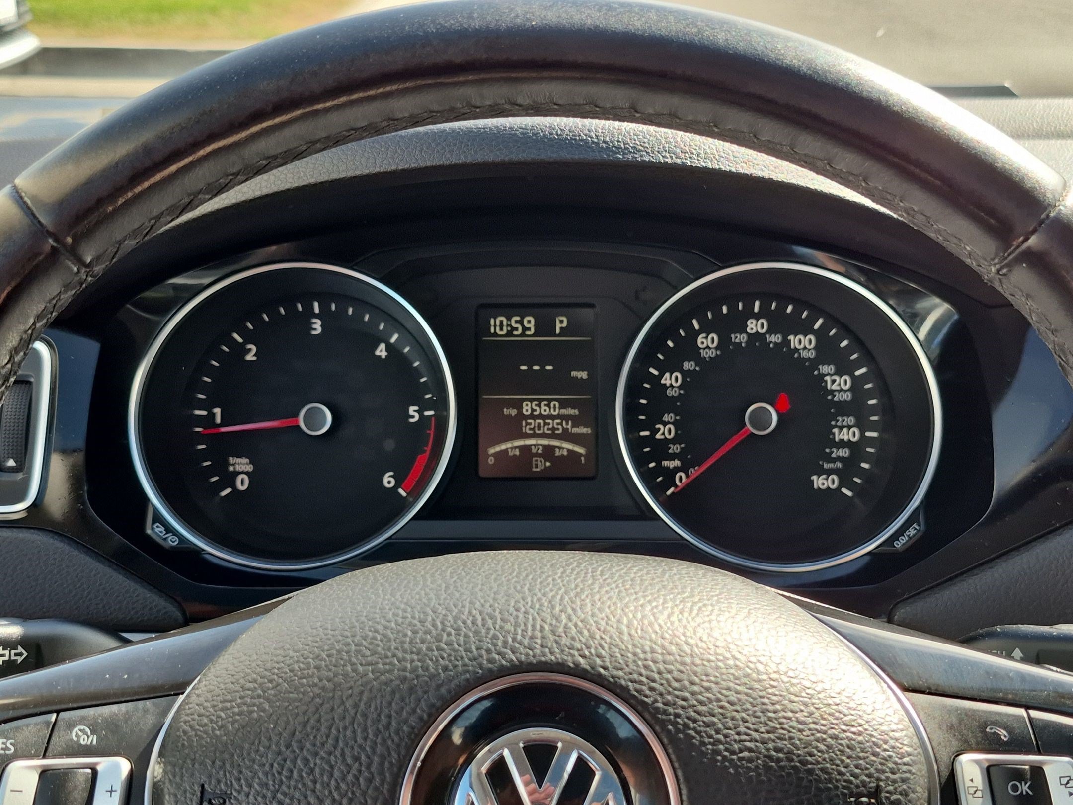 Used 2015 Platinum Gray Metallic Volkswagen 2.0L TDI SE w/Connectivity image 20
