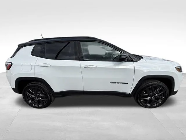 New 2026 Bright White Clear-Coat Exterior Paint Jeep Limited image 6