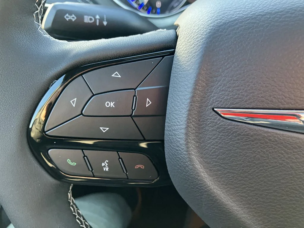 2026 Chrysler Pacifica Limited - Photo 17