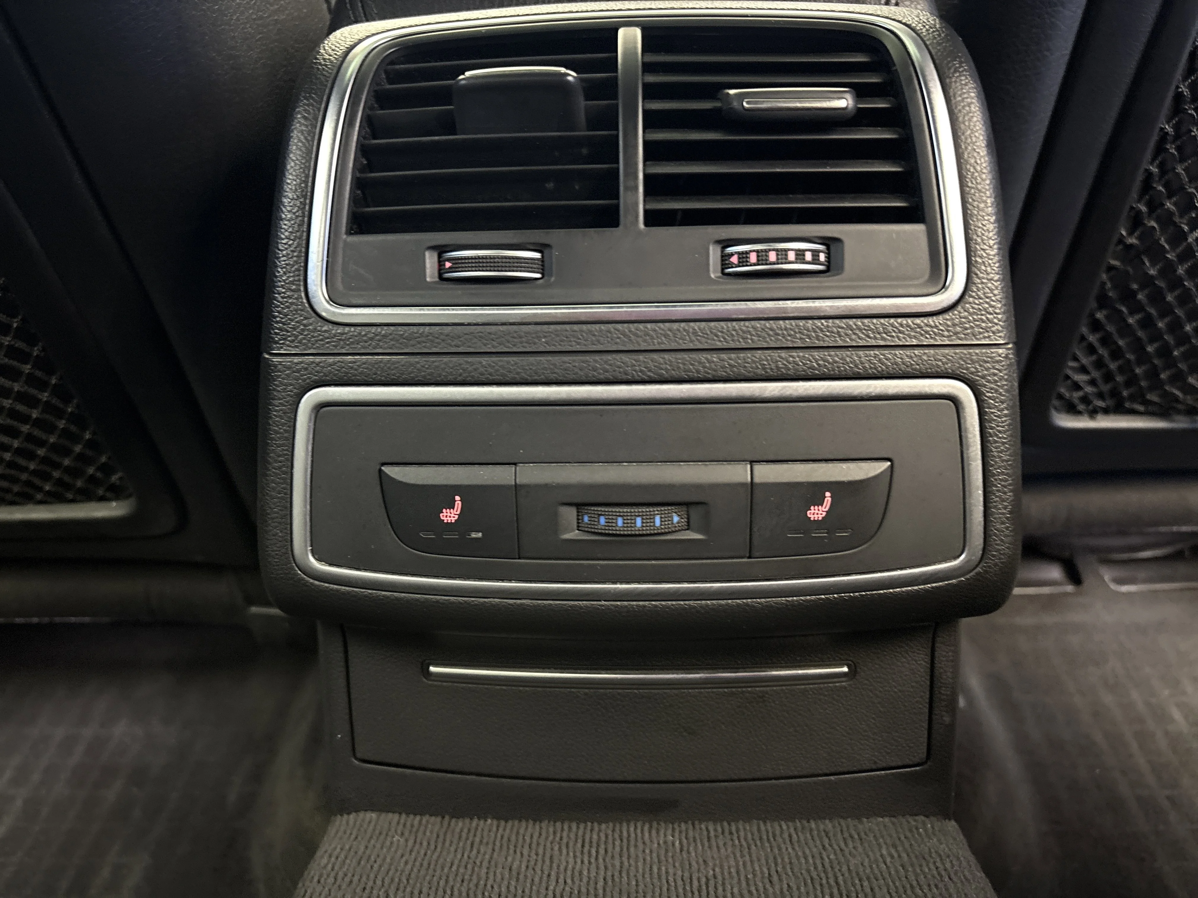 Used 2018 Moonlight Blue Metallic Audi Premium image 27