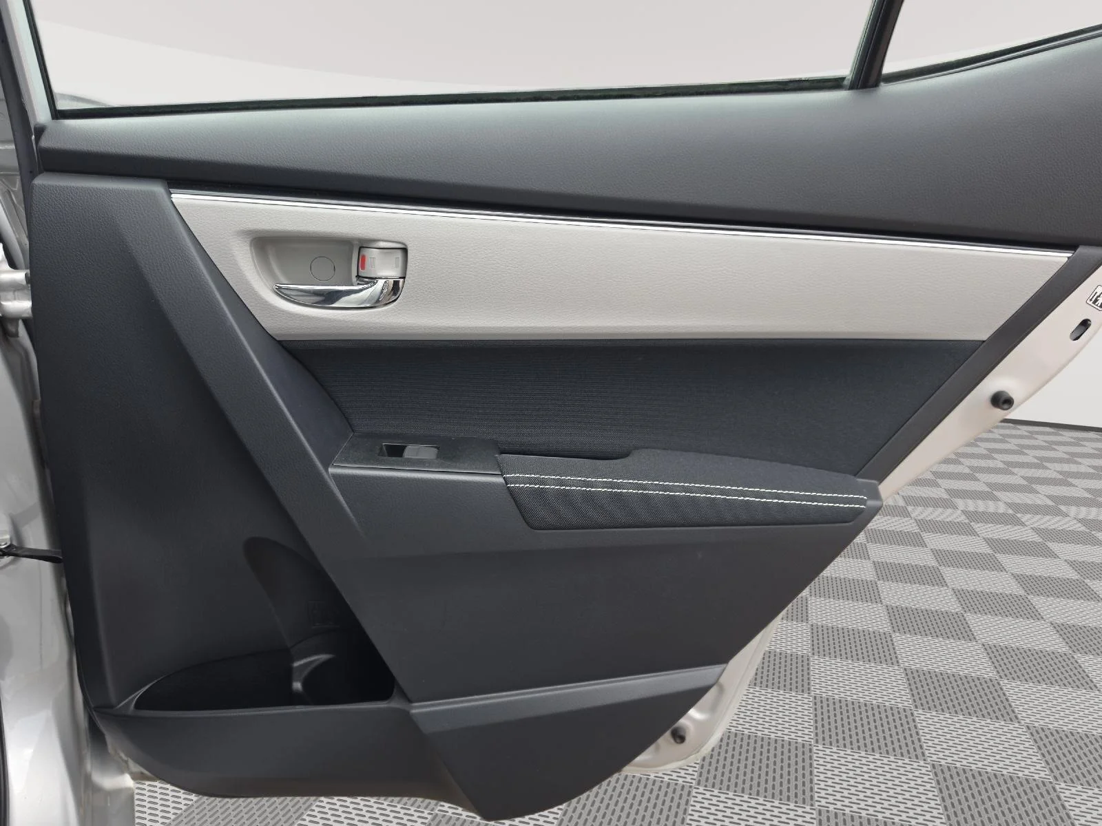 Certified Used 2017 Classic Silver Metallic Toyota LE image 20