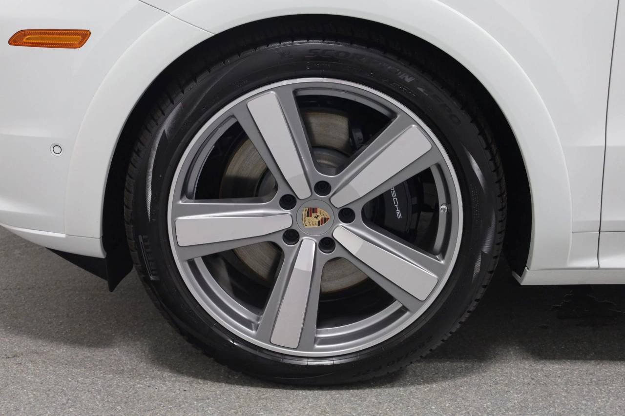 Used 2025 White Porsche GTS image 39