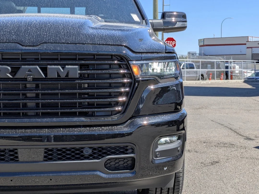 New 2026 Black RAM Sport - - 4x4 - 14.4 Display - 19 Spkr Harmon/Kardon - Pano Sunroof - Power Tailgate & More! image 9