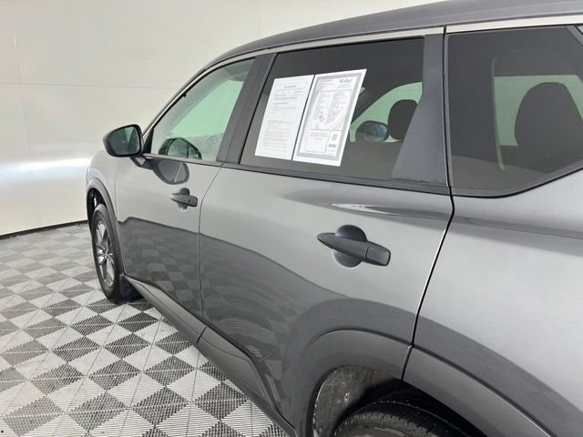 Used 2023 Gray Nissan S image 10