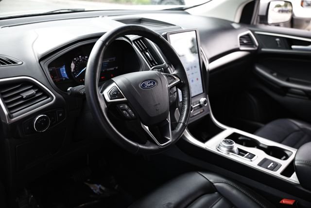 Used 2024 Silver Metallic Ford SEL image 19