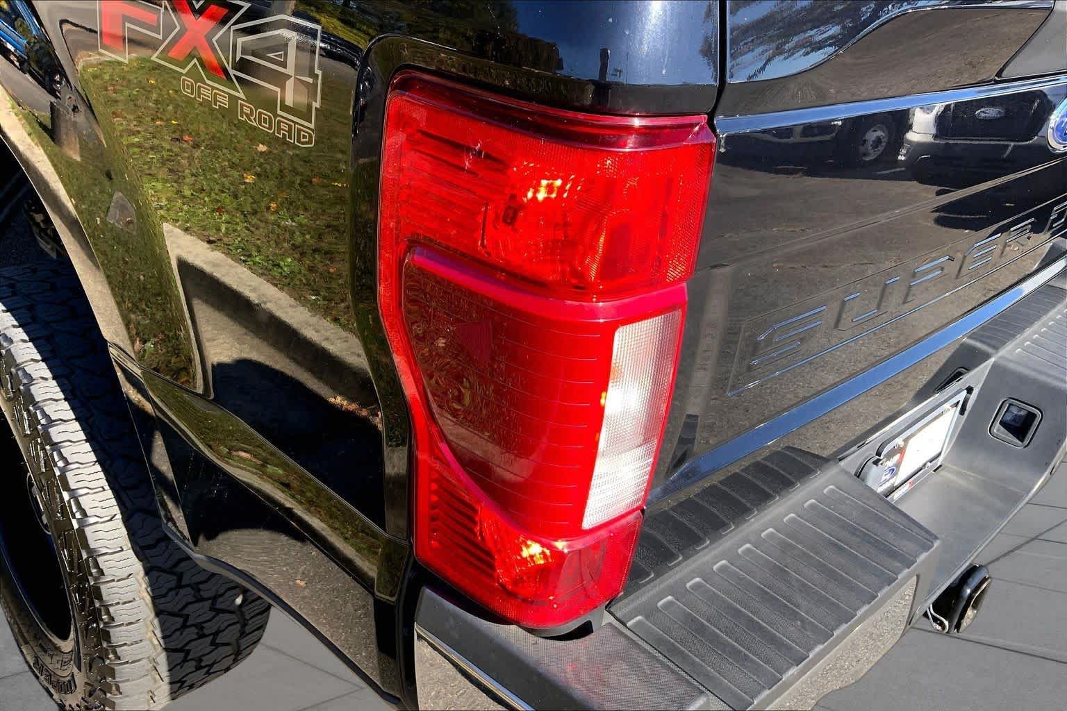 Used 2020 Agate Black Metallic Ford XLT image 27
