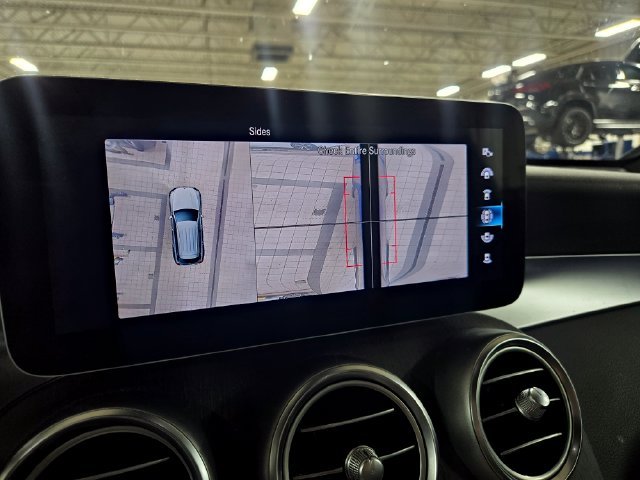Used 2020 Blue Mercedes-Benz GLC 300 image 12