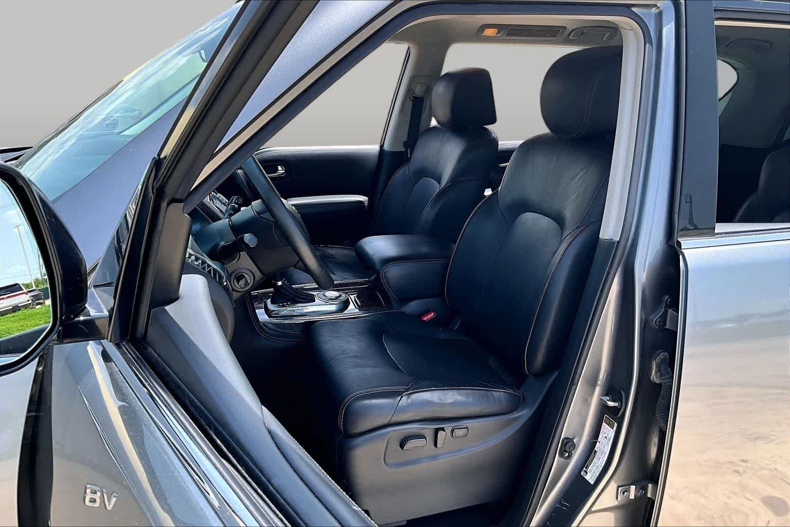 Used 2017 Gun Metallic Nissan Platinum image 7