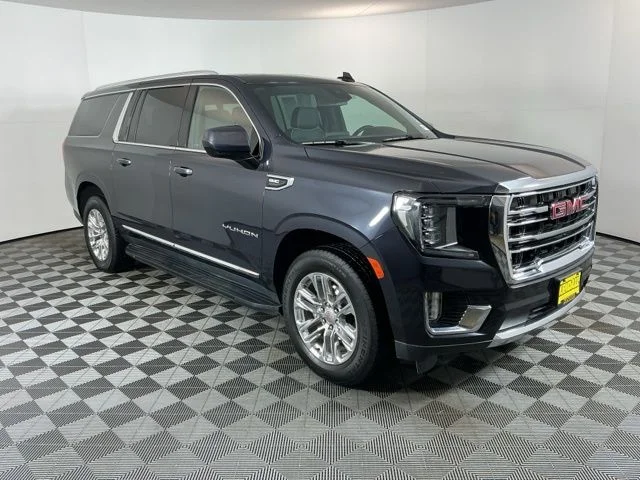 Used 2023  GMC SLT image 3