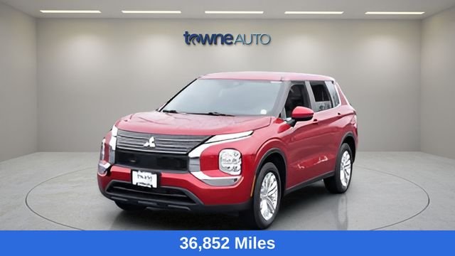 2024 Mitsubishi Outlander ES S-AWC's photo